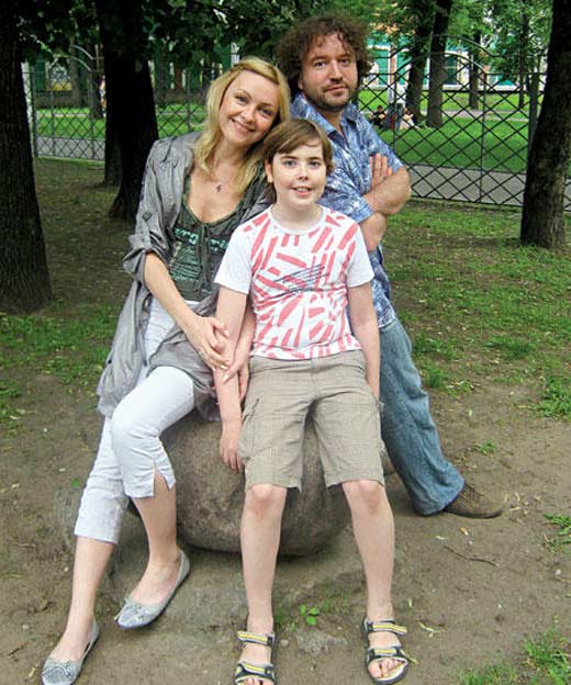 Ксения Энтелис и Александр Виста с сыном