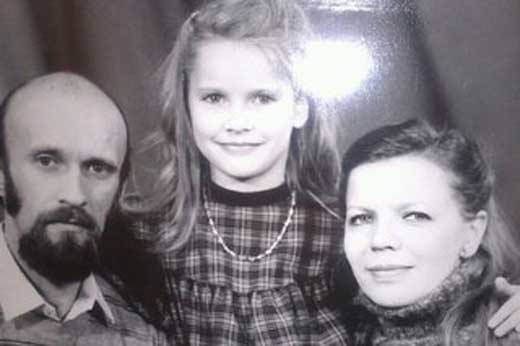 Елена Летучая с родителями