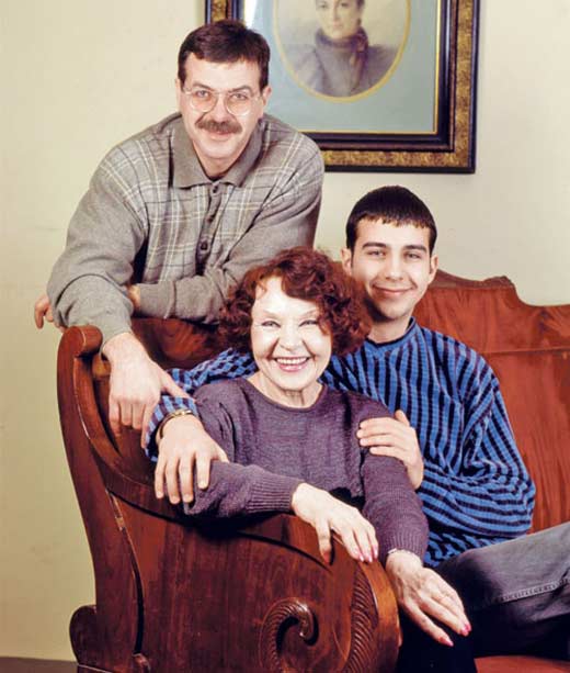 Нина Ургант с сыном Андреем и внуком Иваном