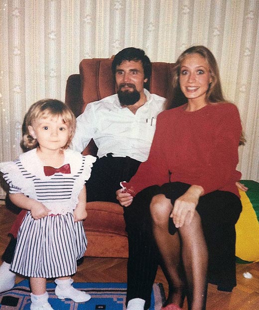 Полина Гагарина с мамой и папой