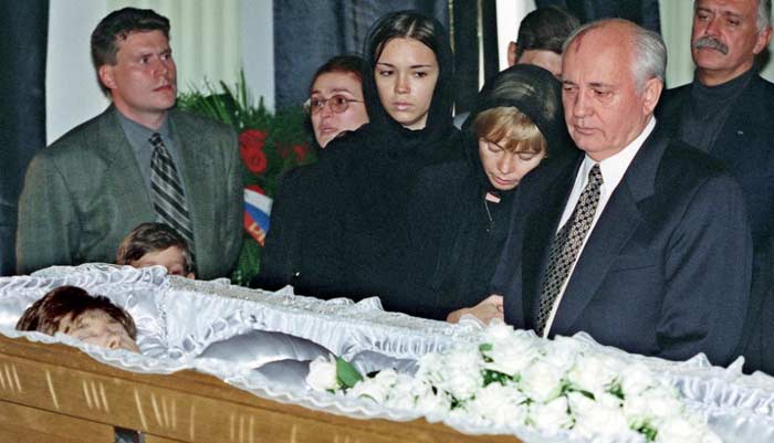 Раиса Горбачева - биография, новости, личная жизнь, фото, видео -  stuki-druki.com