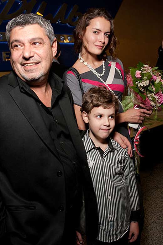 Евгения Трофимова и Александр Атанесян с сыном