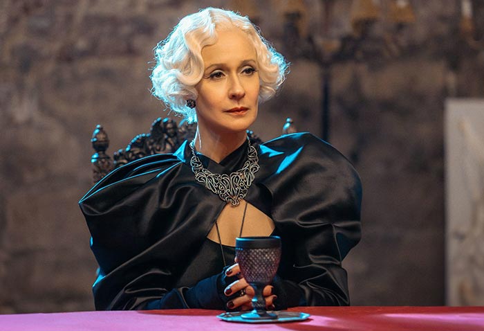 Евгения Дмитриева в сериале Вампиры средней полосы 3