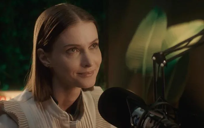 Светлана Иванова в сериале Циники