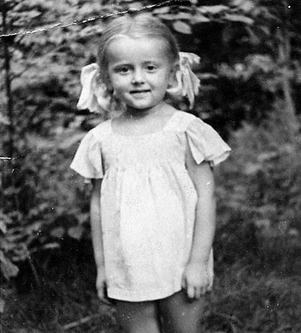 Анна Терехова в детстве