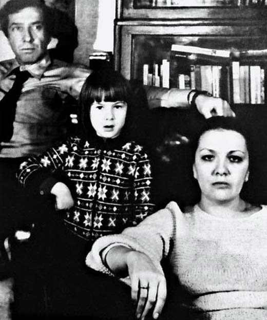Дарья Юрская в детстве с родителями