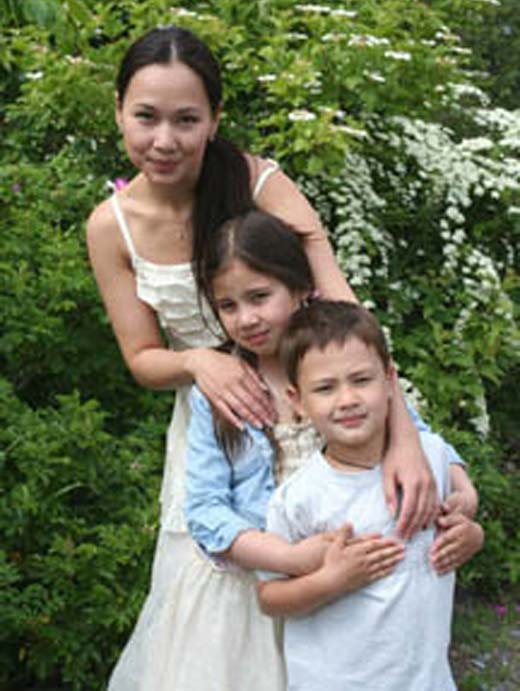 Евгения Игумнова с детьми