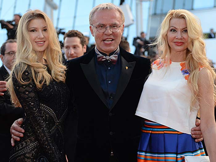Вячеслав Фетисов с женой и дочерью