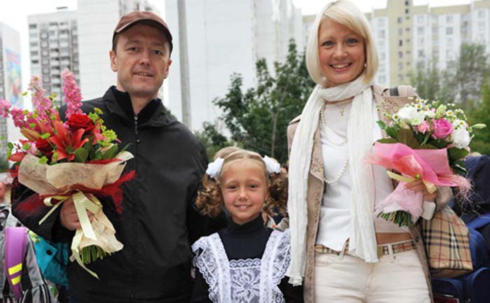 Катя Старшова с родителями