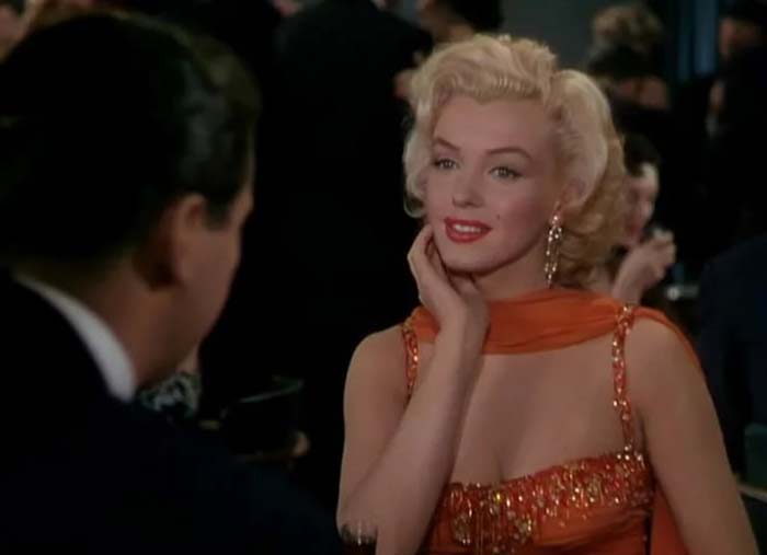 https://stuki-druki.com/biofoto/Marilyn-Monroe-Dzhentlmeni-predpochitayut-blondinok.jpg