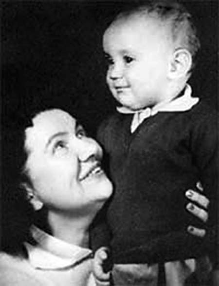 Нина Сазонова и сын Михаил