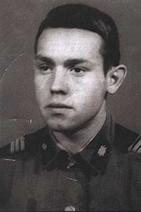 Виктор Сухоруков в армии