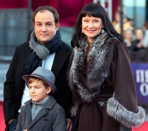 Александр Нестеров и Нонна Гришаева с сыном