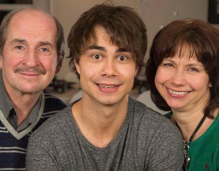 Александр Рыбак с родителями