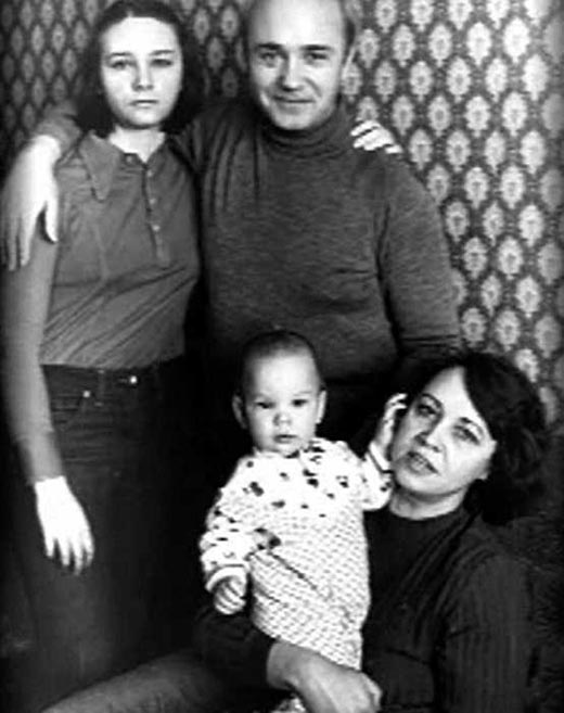 Екатерина Куравлёва с родителями и братом