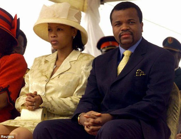 король Мсвати III и жены