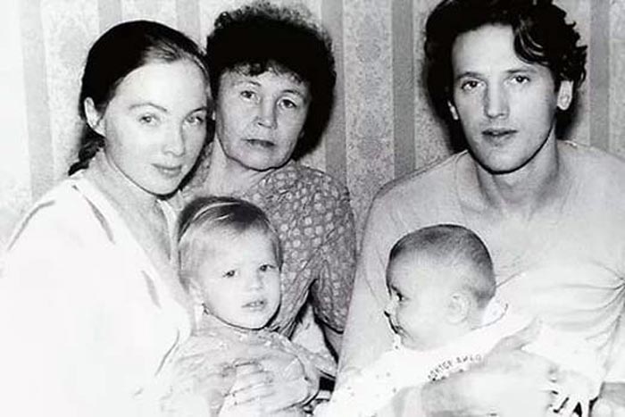 Валерий Сторожик и Марина Яковлева с детьми