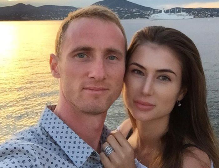 Владислав Игнатьев и жена Вероника