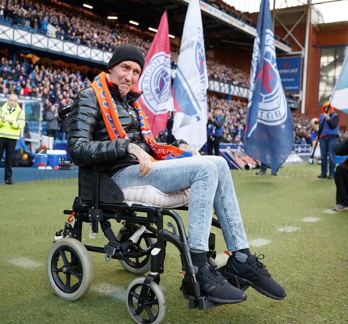 Фернандо Риксен в инвалидном кресле