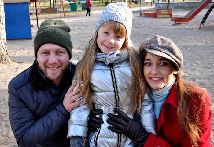  с женой и дочерью