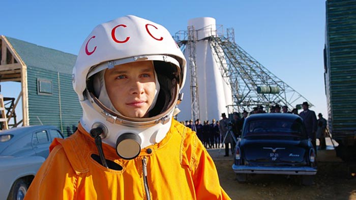 Yaroslav Zhalnin Gagarin perviy v kosmose