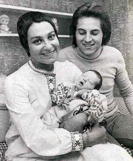 Анджела Брамбати с мужем и сыном