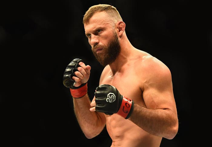 боец смешанных единоборств Дональд Серроне