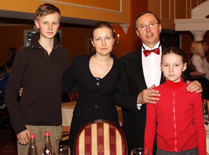 Инга Шатова и Николай Бурляев с детьми