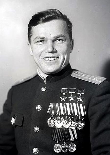 Трижды Герой Советского Союза Иван Кожедуб