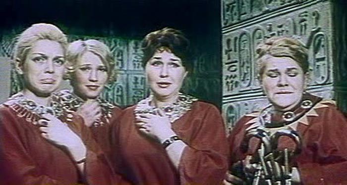 Наталья Радолицкая в фильме Прощайте фараоны