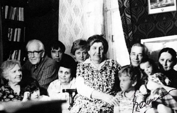 Николай Волков старший с семьей