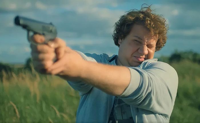 Павел Комаров в сериале Жуки-3