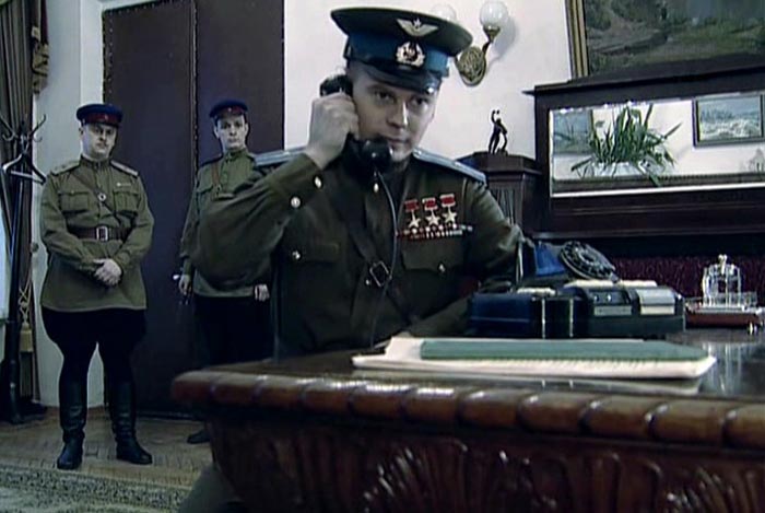 Сергей Ларин в роли Ивана Кожедуба