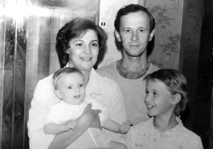 Виктор Косых с первой женой Татьяной и детьми