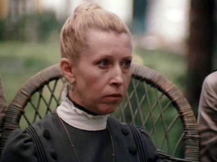 Аделаида Ветрова в фильме Раннее раннее утро