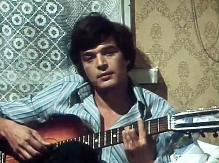 Александр Овчинников в фильме Прошлогодняя кадриль