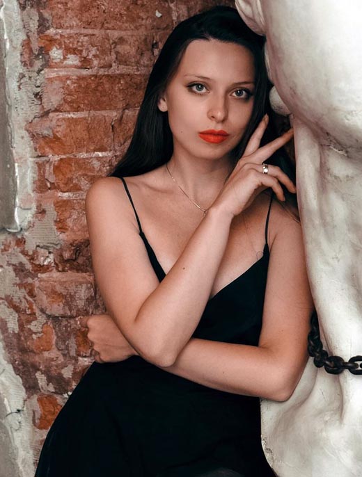 актриса Александра Пак