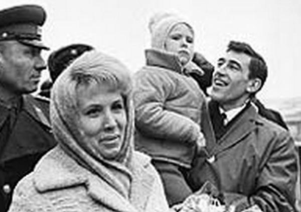 Анатолий Фирсов с женой и сыном