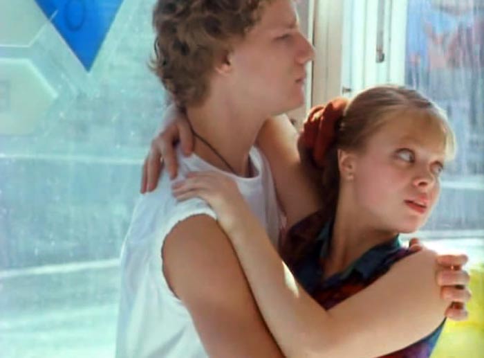 Анна Скварник в фильме Ретро втроем