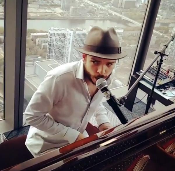 актер и певец Богдан Кияшко