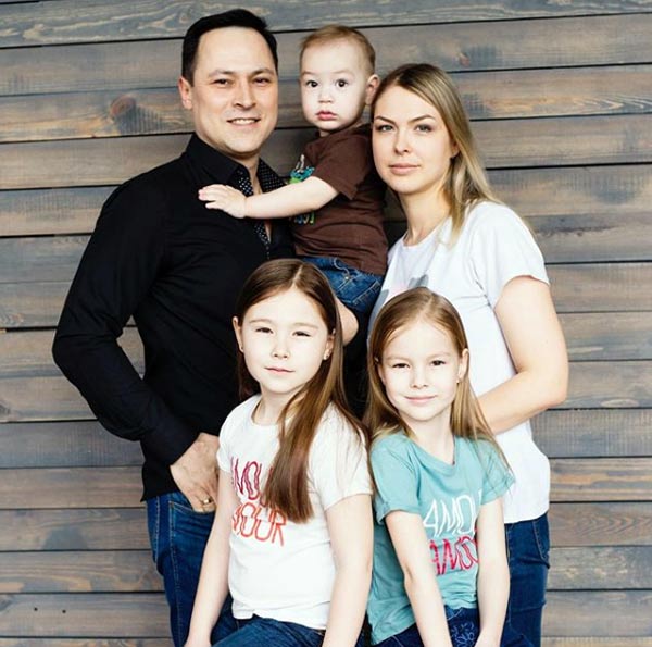 Янник биссон с женой и детьми фото