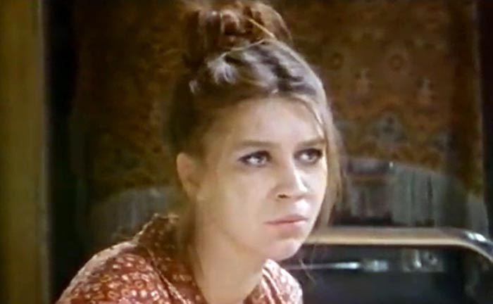 Галина Ниголь в фильме Свой парень