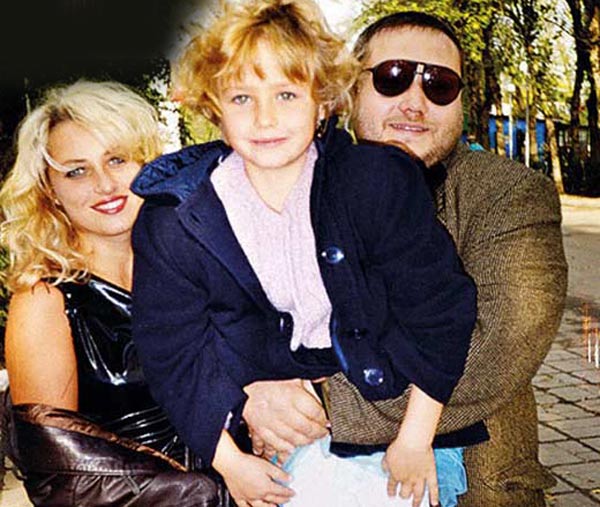 Илья Шиловский с женой и дочерью