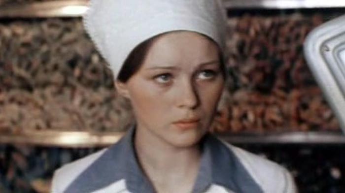 Ирина Калистратова в фильме Несовершеннолетние