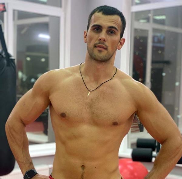 участник шоу Дом-2 Иван Скромный