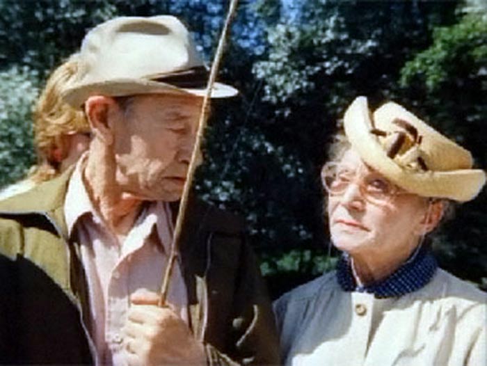 Клавдия Отяковская в фильме Необыкновенные приключения Карика и Вали