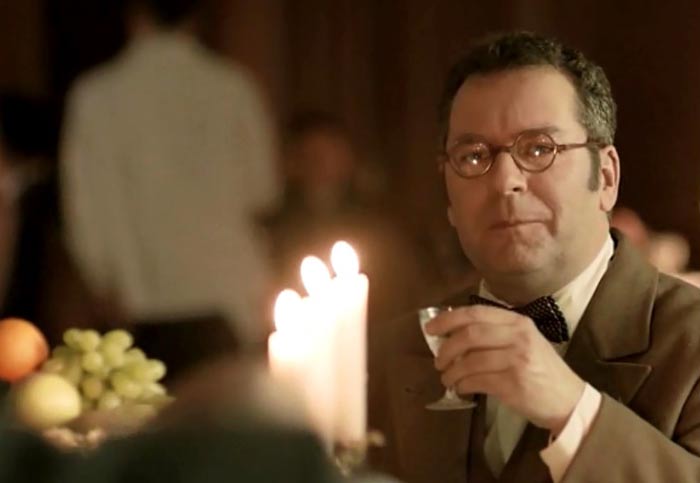 Лионель Окс в сериале Другие