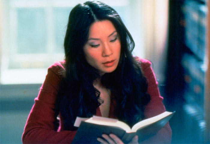 Люси Лью в сериале Элли МакБил