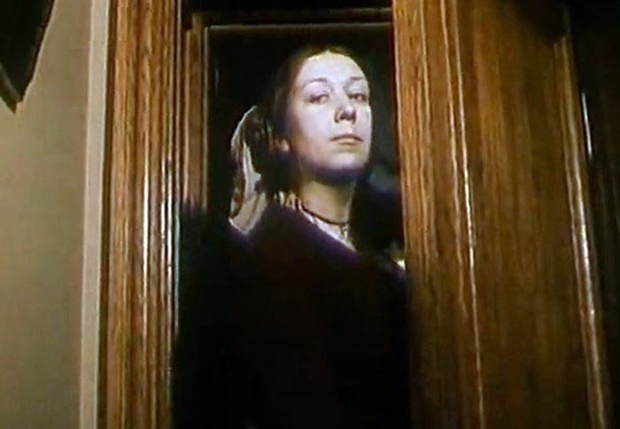 Людмила Колохина в фильме Женщина в белом