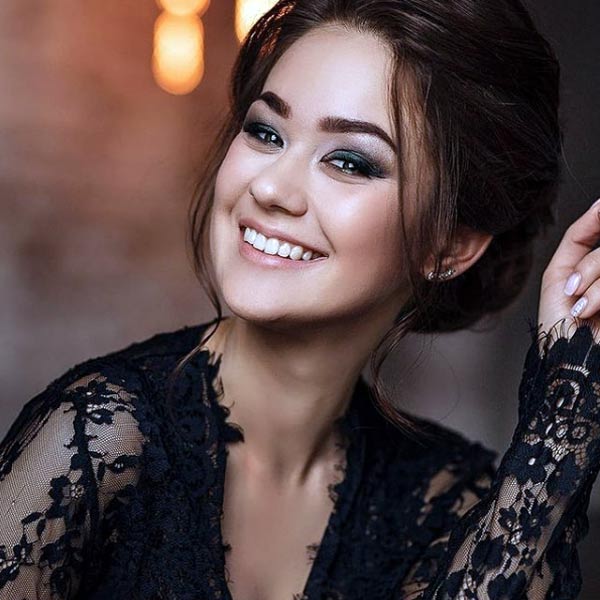 актриса Людмила Кривошей